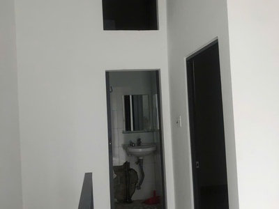 Bán gấp nhà bờ bao tân thắng đi bộ ra aeon tân phú 63m2 ,2 tầng 4 tỷ 990 0