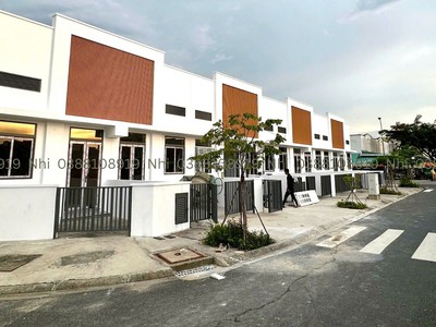 Nhà phố giữa trung tâm KCN   bạn không đọc nhầm đâu 0