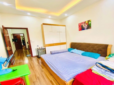 Bán nhà mặt phố Lê Thanh Nghị, 50m2, ngay ngã tư 2