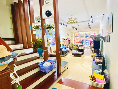 Bán nhà mặt phố Lê Thanh Nghị, 50m2, ngay ngã tư 3