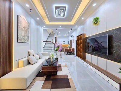 Nhà 1 trệt 2 lầu 80m , 4pn, 5wc, sổ riêng, gần quốc lộ 1A 2