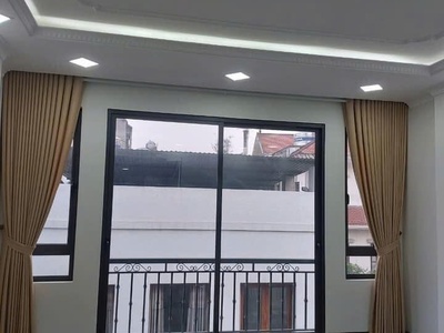 Bán nhà ngõ 41 Thịnh Quang, 50m2, ngay ngã tư sở 1