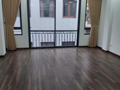 Bán nhà ngõ 41 Thịnh Quang, 50m2, ngay ngã tư sở 3