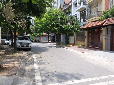 Bán nhà phân lô ô tô hàng xóm mỹ đình, 40m2 xây 5 tầng, kinh doanh 2