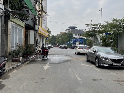 Nguyễn văn cừ,long biên nhỉnh 16tỷ 60m vỉa hè ô tô kinh doanh cho thuê đỉnh 1