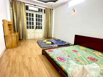 Giảm mạnh 800đ    bình thạnh - khu vip d2 - kết cấu 4 tầng - hẻm xe hơi tránh - sát mặt tiền - dt 4