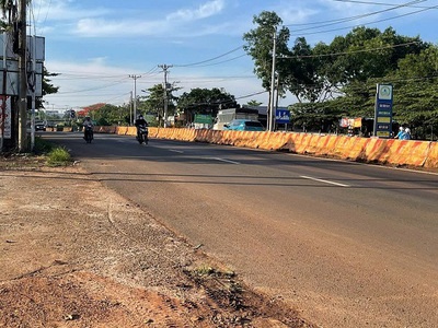 Bán gấp đất mặt tiền đường đt741  phú riềng đỏ    trung tâm thành phố đồng xoài 2