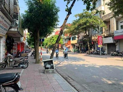 Bán nhà mặt phố ngọc lâm, 60m, gần ngã tư ngọc lâm-hồng tiến, cách cầu chương dương 5 phút lái xe 1