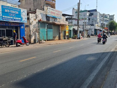 Mặt tiền phạm thế hiển 6x18 ngay cao lỗ chỉ 10 tỷ 9 0