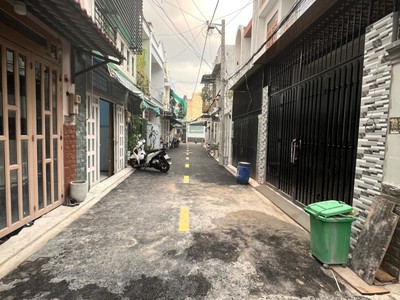 Nhà thới an 16 phường thới an  quận 12 cũ  44m2 2 tầng hẻm ôtô  chỉ 3 tỷ 950. 4