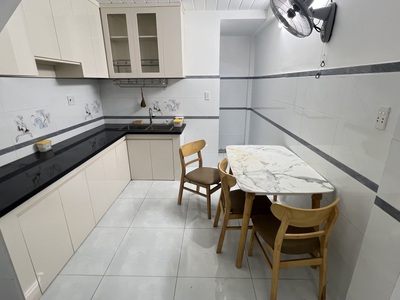 Nhà trống vô ở ngay- ngay chợ thạch đà phạm văn chiêup14 gò vấp- 2 tầng 2pn 2wc - dtsd 80m2 - giá 4 2