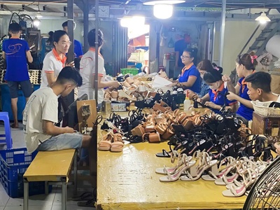 Giày Quốc Định   Đồng hành cùng sự phát triển bền vững của đối tác. 1