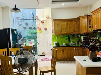 Bán nhà 3 tầng kiên cố hẻm 1 trục phạm văn bạch ngang 5m, 5pn, hơn 7 tỷ 4