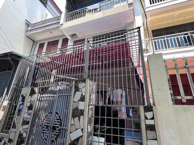 Long biên - sát cầu trần hưng đạo - dân xây - ngõ thông 68m chỉ 6.9 tỷ 0