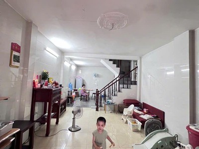 Long biên - sát cầu trần hưng đạo - dân xây - ngõ thông 68m chỉ 6.9 tỷ 1