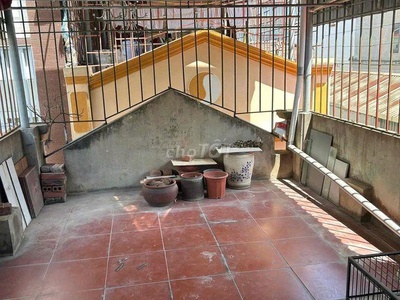 Cho thuê nhà 2 mặt ngõ 40m2, 3tầng 1 tum, 4pn nội thất, đ.tô hiệu, p.nguyễn trãi, q.hà đông 4