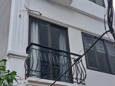 Bán nhà ngõ 564 nguyen văn cừ, bồ đề,35m 5t  oto ,kd, 7,8 tỷ . 0