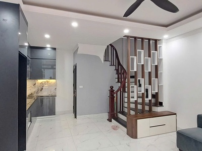 Bán nhà ngõ 564 nguyen văn cừ, bồ đề,35m 5t  oto ,kd, 7,8 tỷ . 2