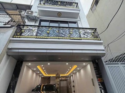 Gấp, Bán Nhà Ngõ 438 Ngọc  Thụy, Long Biên, 47m2, 6 Tầng, Gara, Ô Tô, Thang Máy, Full đồ 0