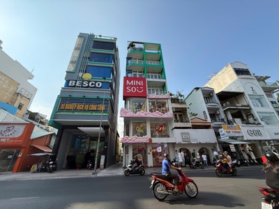 Cho Thuê Nhà Góc 2 MT Đường Nguyễn Trãi Quận 5.KC: 7 Tầng.Giá 350tr 0