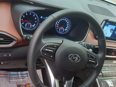 Cần bán xe huynhdai santafe, đời cuối 2023 3