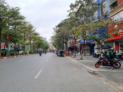 Bán nhà mặt phố Trần Thái Tông, 40m2, mặt tiền 4m 0