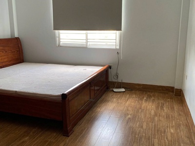 Bán nhà mặt phố Trần Thái Tông, 40m2, mặt tiền 4m 4