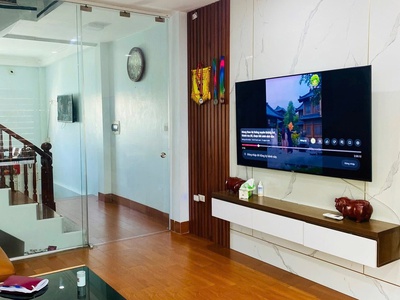 Bán nhà mặt phố Trần Thái Tông, 40m2, mặt tiền 4m 1