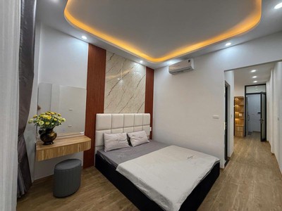 Bán nhà hoàng cầu 45m 5 tầng, ô tô, thang máy hơn 13 tỷ. 1