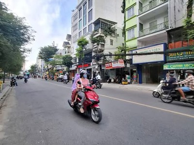 Nhà mt đường trường sơn phường 15 quận 10 cũ. 0