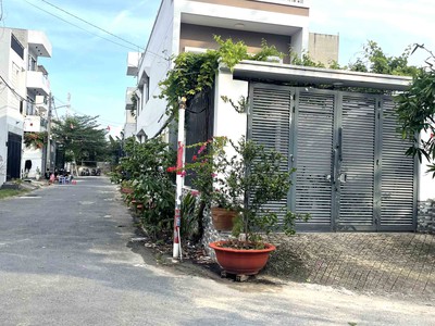 Bán nhà 2 tầng 108m2   lô góc hẻm xe tải   ngay ngã tư bình phước   giá cực tốt chỉ 6.5 tỷ 1