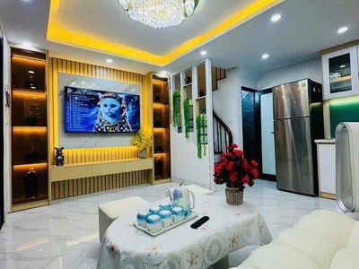 Bán nhà mặt ngõ phố võ chí công 35m2 5tầng mặt tiền 4.6m 6.65 tỷ cầu giấy 1