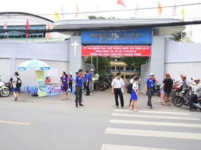 Bán nhà 2 tầng btct - 30m2 chỉ nhỉnh 3.7 tỷ -  1 thùng sơn ở ngay 3