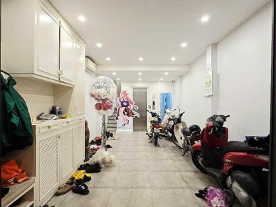 Cổ linh - đối diện aeon mall - ô tô vào nhà - 7 tầng thang máy - 8.7 tỷ 0