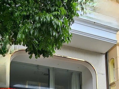 Siêu phẩm mặt phố víp cầu giấy mặt tiền quyền lực  vỉa hè đá bóng - thang máy- 9 nỏi 1 hầm kinh 0
