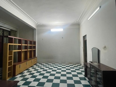  siêu vị trí kinh doanh phụ tùng ô tô   mặt tiền đẹp   căn góc 2 mặt thoáng   vỉa hè rộng 2