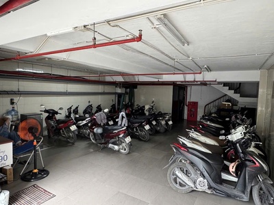 Siêu phẩm mặt phố víp cầu giấy mặt tiền quyền lực  vỉa hè đá bóng - thang máy- 9 nỏi 1 hầm kinh 1