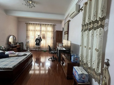 Cần bán-nhà địa chỉ mặt phố Ngọc Lâm Long Biên-90M 4T 15xTỶ-kinh doanh sầm uất-ở ngay 1