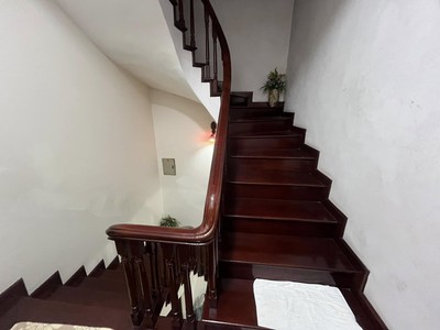 Cần bán-nhà địa chỉ mặt phố Ngọc Lâm Long Biên-90M 4T 15xTỶ-kinh doanh sầm uất-ở ngay 2