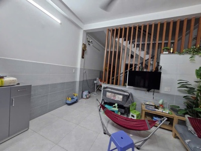 Nhà đẹp, trệt lầu, hẻm xe hơi, 1 PN dưới, 2PN trên, Trung tâm PL B CHỈ 5,8TỶ 2