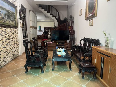 Nhà địa chỉ mặt phố Ngọc Lâm Long Biên-90M 4T 15xTỶ-kinh doanh sầm uất -ở ngay 0