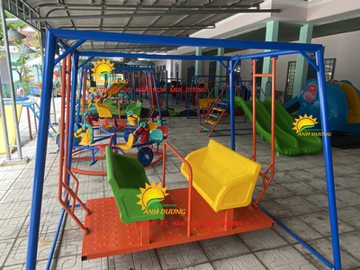Đu quay đạp chân trẻ em, xích đu treo mầm non bằng sắt 1