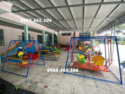 Đu quay đạp chân trẻ em, xích đu treo mầm non bằng sắt 2
