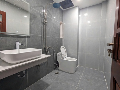 Bán nhà ngõ 34 Nguyễn Thị Định, 60m2 x 5 tầng, ô tô tránh 4
