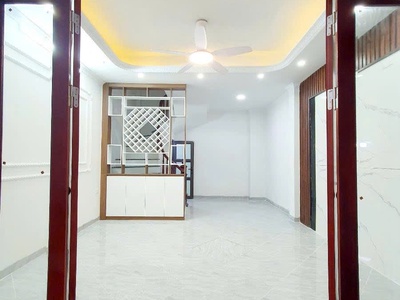 Nhà đẹp mới tinh . cổ nhuế - bắc từ liêm 35m 6 tầng mặt tiền 4,3m 7,25 tỷ  sổ đỏ vuông vắn cất két 0
