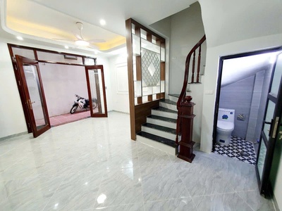 Nhà đẹp mới tinh . cổ nhuế - bắc từ liêm 35m 6 tầng mặt tiền 4,3m 7,25 tỷ  sổ đỏ vuông vắn cất két 2