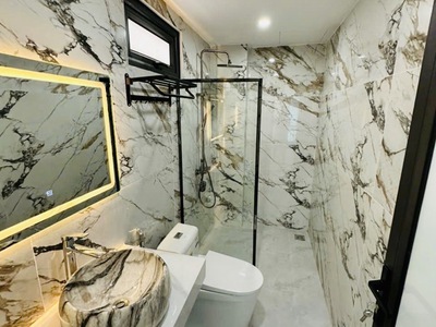 Bán nhà ngõ 96 thượng thanh 35m x 6t thang máy mới tinh, lô góc, giá hợp lý còn thương lượng. lh 2