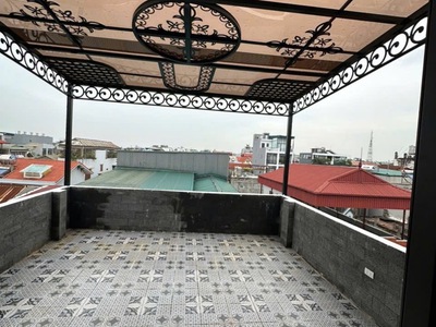 Bán nhà ngõ 96 thượng thanh 35m x 6t thang máy mới tinh, lô góc, giá hợp lý còn thương lượng. lh 3