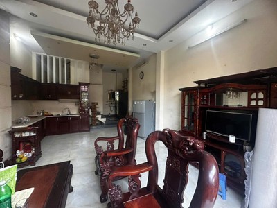 Giảm 2.85 tỷ  nhà mt 2 tầng hxt 112m2, vuông   song hành q12 1