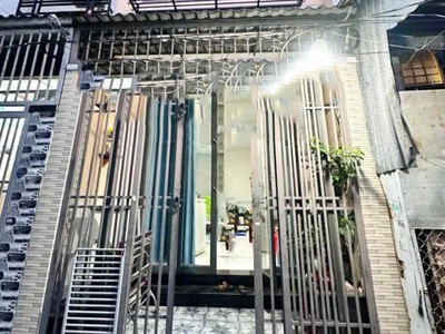 Nhà đẹp 2 tầng 35m2, vuông   thống nhất qv 0